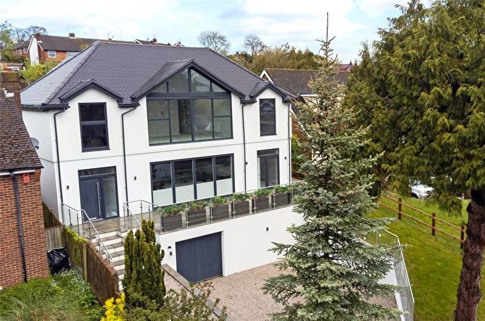 4 Bedroom Detached House For Sale In Hillside Road, Marlow, Buckinghamshire, SL7