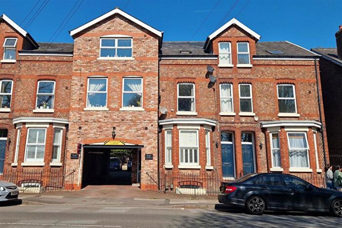 2 Bedroom Flat To Rent In Eton Row, - Altrincham Road, Wilmslow, SK9