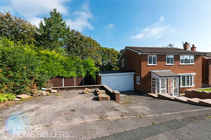 4 Bedroom Detached House For Sale In Lodge Court, Mottram, Hyde, Greater Manchester, SK14