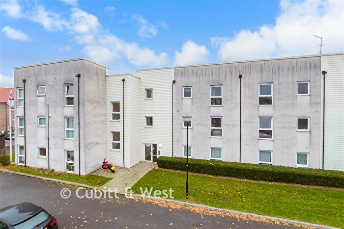 1 Bedroom Apartment For Sale In Thornton Side, Redhill, Surrey, RH1