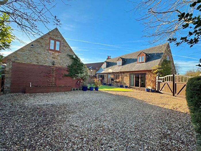 4 Bedroom Link Detached House For Sale In School Lane, Scalford, LE14