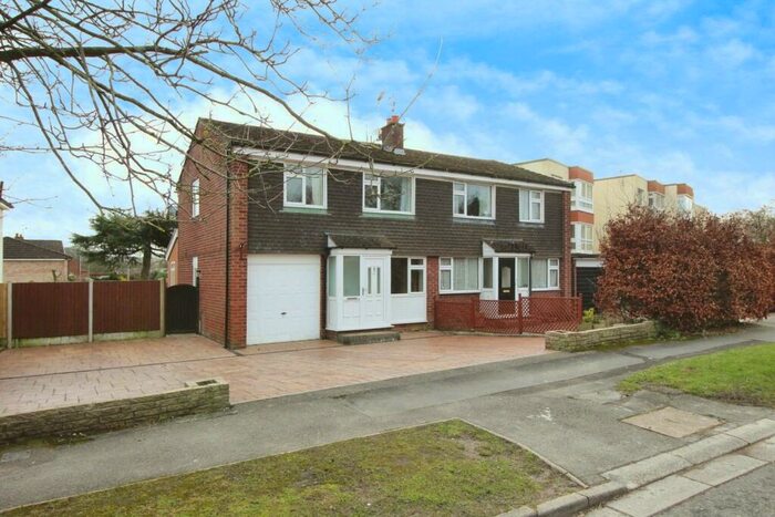 3 Bedroom Semi-Detached House To Rent In Tytherington Drive, Macclesfield, Cheshire, SK10