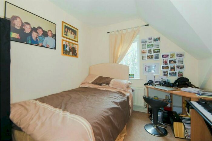 2 Bedroom Apartment To Rent In Cranwells Lane, Farnham Common, SL2