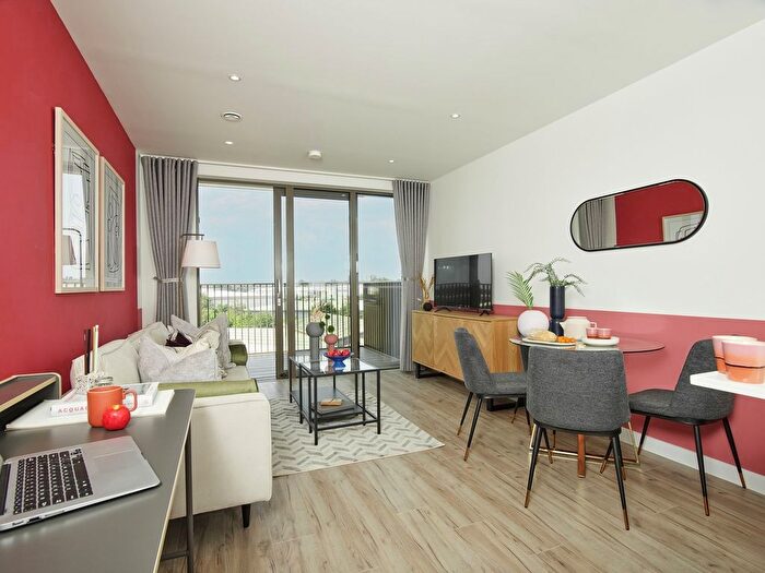 3 Bedroom Flat For Sale In The Lock, Bakery Walk, Greenford, UB6