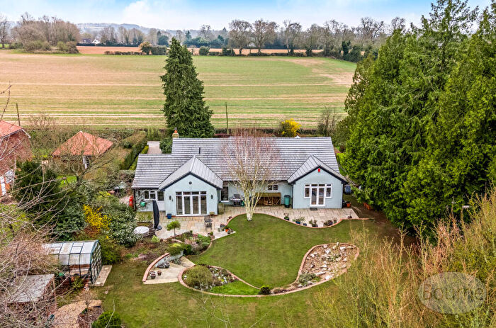 3 Bedroom Bungalow For Sale In Gascoigne Lane, Ropley, Alresford, Hampshire, SO24