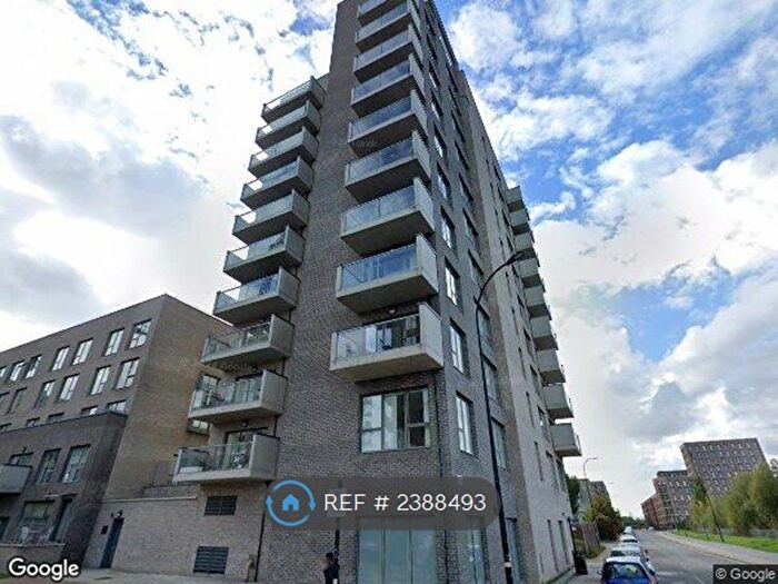 3 Bedroom Flat To Rent In Bawley Court, London, E16