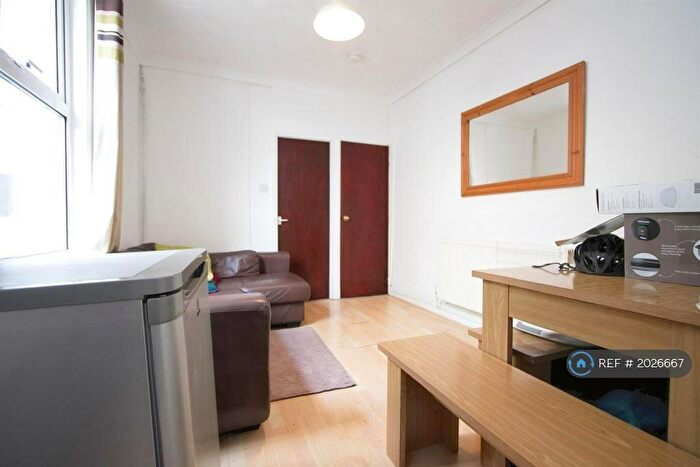 5 Bedroom Terraced House To Rent In Tewkesbury Street, Cardiff, CF24
