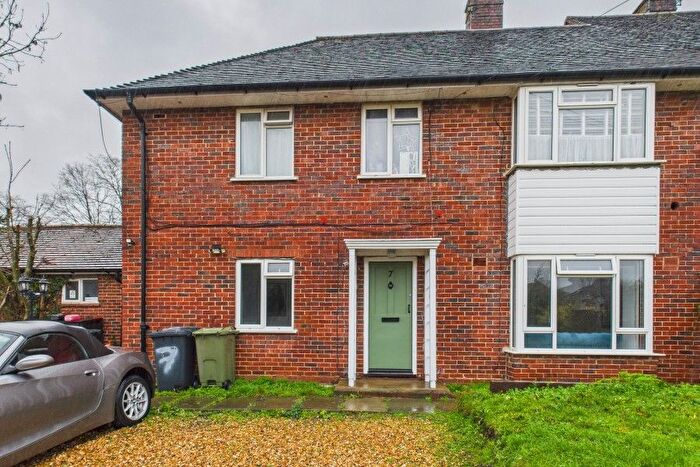 2 Bedroom Maisonette To Rent In Rickford Hill, Guildford, GU3