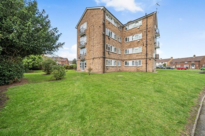 1 Bedroom Flat For Sale In Clare Road, Stanwell, Surrey, TW19