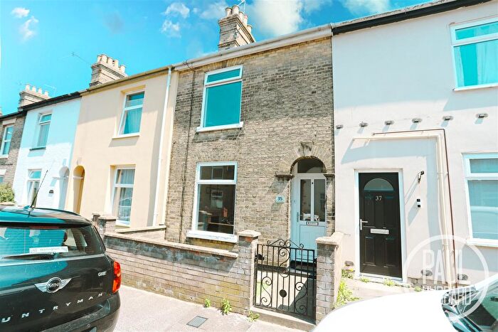 2 Bedroom Terraced House To Rent In Lorne Road, Kirkley, NR33