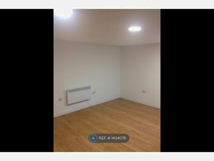 Studio To Rent In Hadley Wood, Hadley Wood, EN4