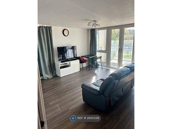 2 Bedroom Flat To Rent In Haskell House, Oakgrove, Milton Keynes, MK10