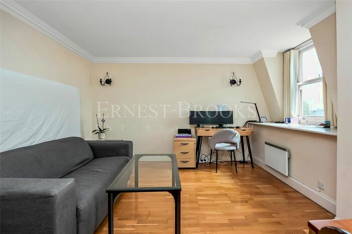 1 Bedroom Flat For Sale In The Gallery, Ludgate Hill, London, EC4M