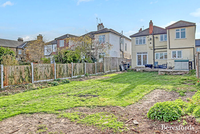 5 Bedroom Detached House For Sale In Athelstan Road, Romford, RM3