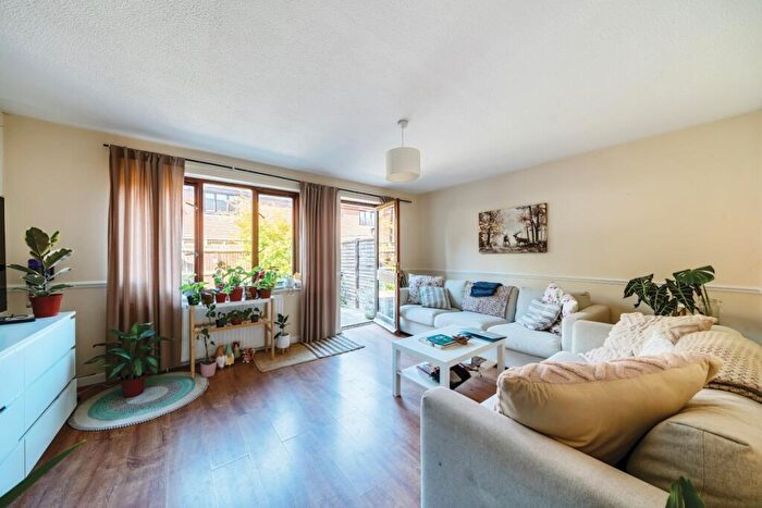 2 Bedroom House To Rent In Temeraire Street Rotherhithe, SE16