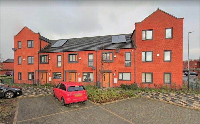 3 Bedroom Town House To Rent In Amersham Park Road, Salford, M6