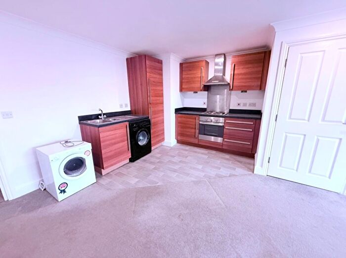 1 Bedroom Flat To Rent In London Road, Ashford, TW15