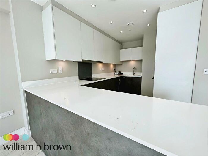 2 Bedroom Apartment To Rent In Victoria Avenue, Southend-On-Sea, SS2