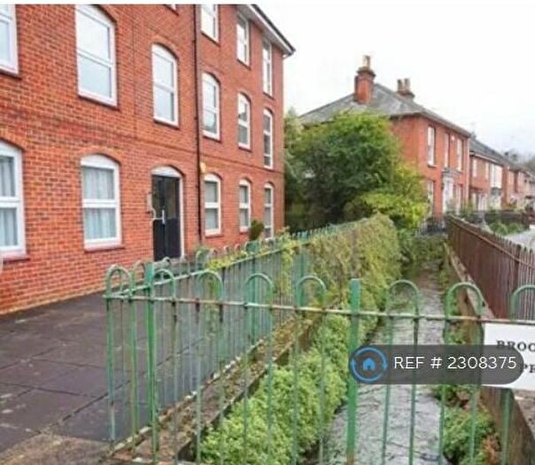 2 Bedroom Flat To Rent In Brook Court, Romsey, SO51