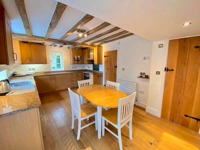 3 Bedroom Cottage To Rent In Church Street, Chesham, HP5