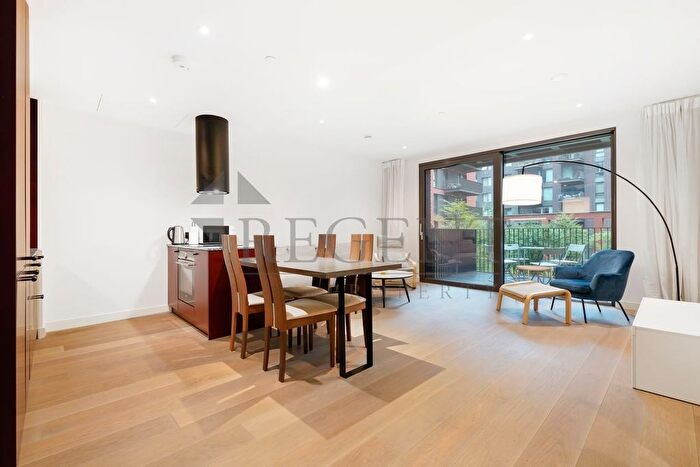 2 Bedroom Flat To Rent In Legacy Building, Viaduct Gardens, SW11