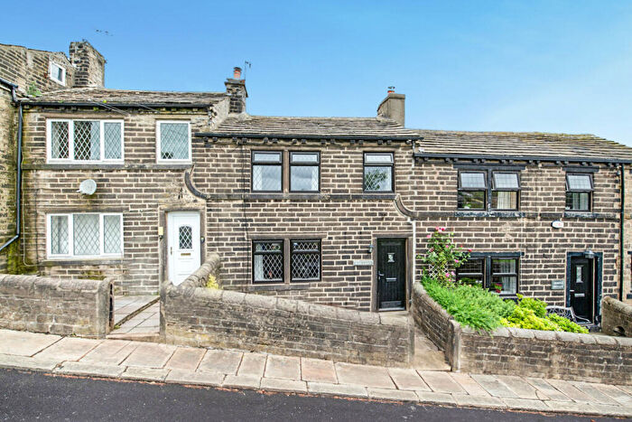 3 Bedroom Terraced House For Sale In Kings Cliffe, Wilsden, West Yorkshire, BD15