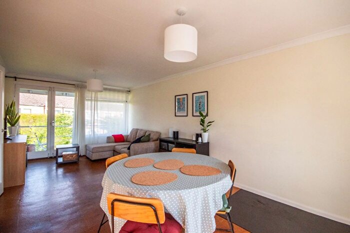 2 Bedroom Flat For Sale In De Freville Road, Great Shelford, Cambridge, CB22