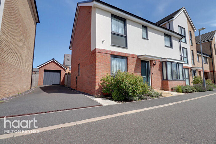 4 Bedroom Detached House To Rent In Bel Air Grove, Glebe Farm, MK17