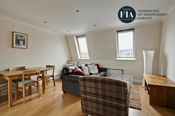3 Bedroom Flat To Rent In Cortayne Road, London, SW6