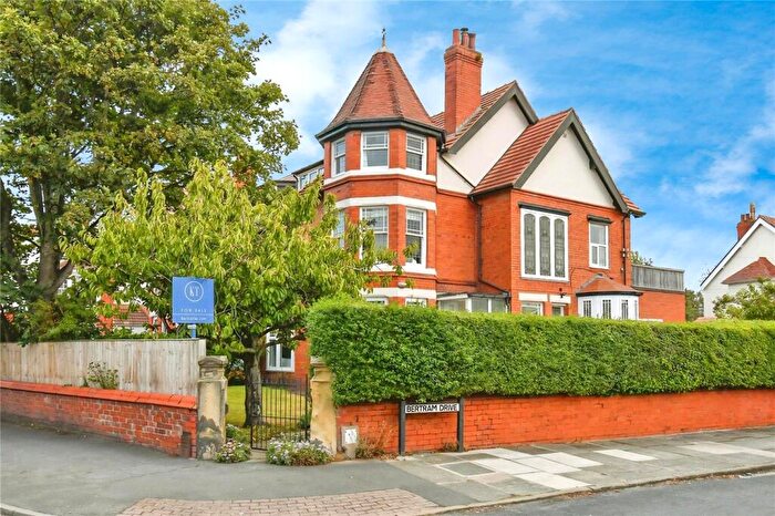 4 Bedroom Flat For Sale In Birkenhead Road, Meols, Wirral, CH47