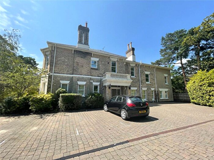 2 Bedroom Apartment To Rent In Wimborne Road, Bournemouth, Dorset, BH2