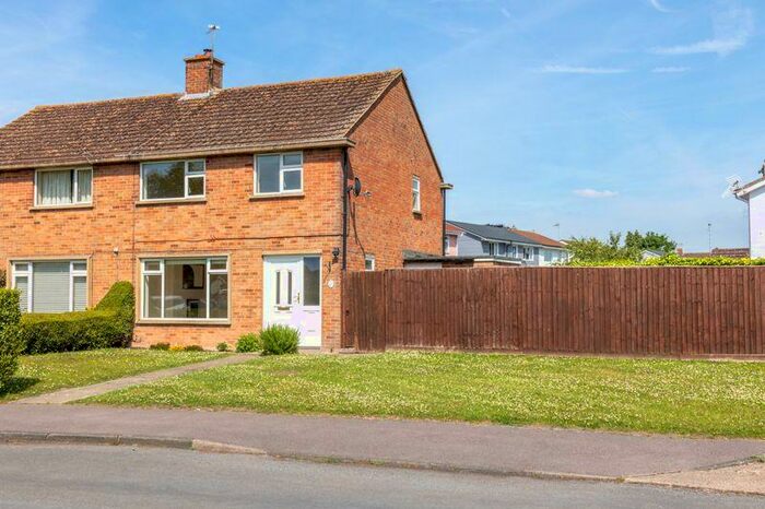 3 Bedroom Semi-Detached House To Rent In Upthorpe Drive, Wantage, OX12