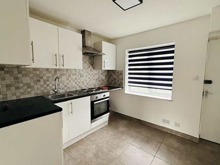 2 Bedroom Maisonette To Rent In London Road North, Lowestoft, NR32