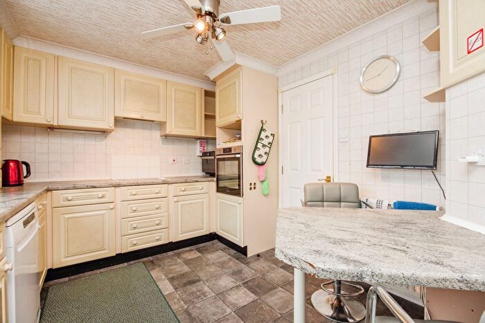 2 Bedroom Bungalow For Sale In Tregainlands Park, Washaway, Bodmin, Cornwall, PL30