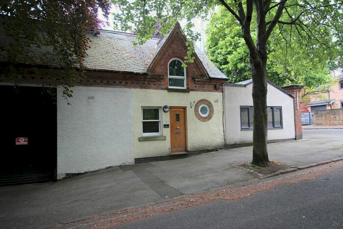 1 Bedroom Flat To Rent In Clumber Road West, The Park, Nottingham, NG7