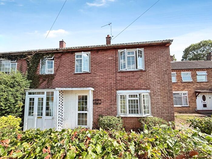 3 Bedroom Semi-Detached House For Sale In King William Road, Kempston, Bedford, MK42
