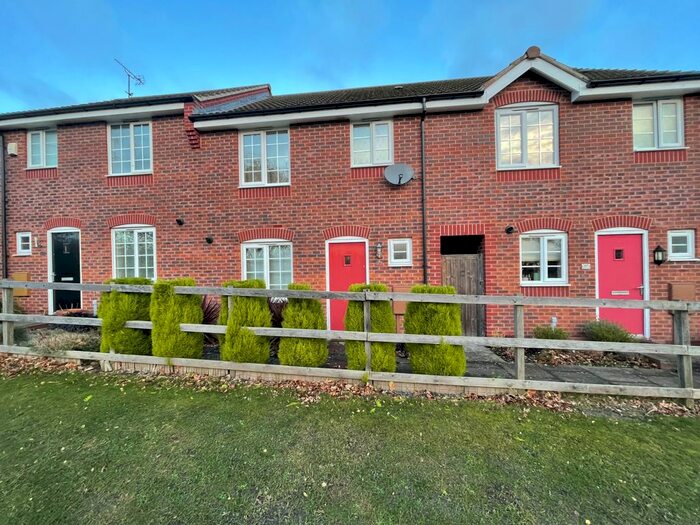 3 Bedroom Town House To Rent In Swallow Crescent, Ravenshead, Nottingham NG15