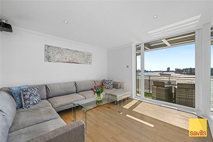 3 Bedroom Flat For Sale In Dunbar Wharf, - Narrow Street, Limehouse, London, E14