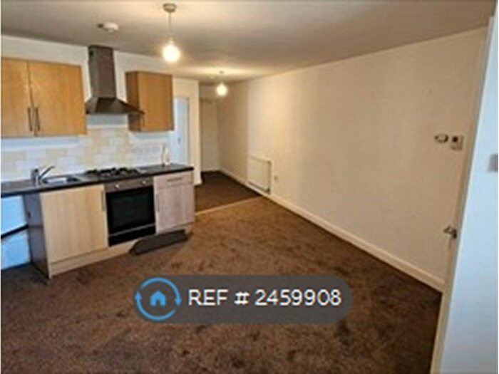 2 Bedroom Flat To Rent In Roshan House, Carlton, Nottingham, NG4