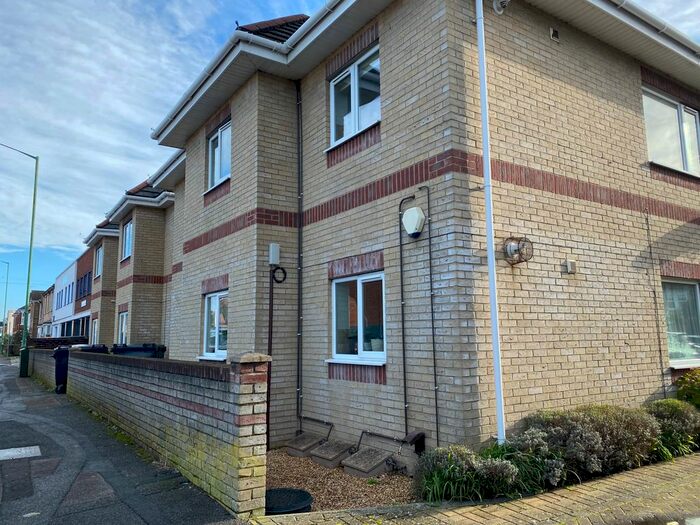 2 Bedroom Flat To Rent In Woodside Road, Southbourne, Bournemouth, BH5