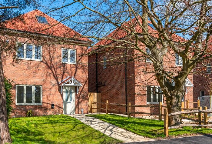 4 Bedroom Detached House For Sale In Weatherhill Road, RH6