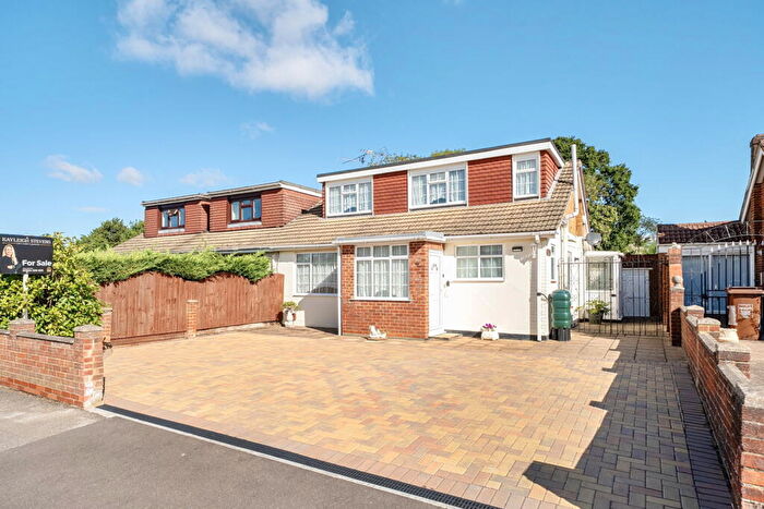 3 Bedroom Semi Detached House For Sale In Chain Free - Amazing Area - Over, Sq Ft - Wigmore, ME8