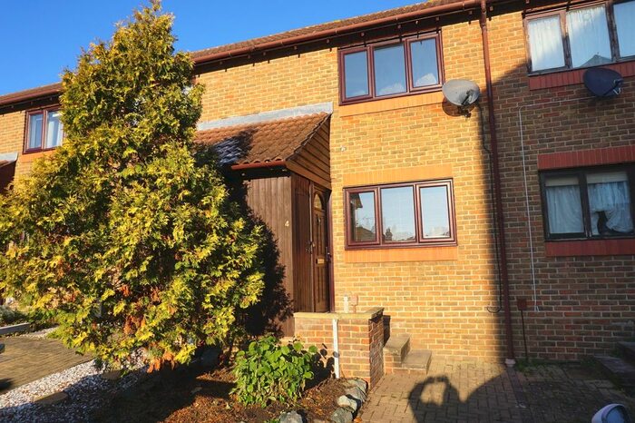 1 Bedroom Terraced House To Rent In Warwick Grove, Surbiton, Surrey., KT5