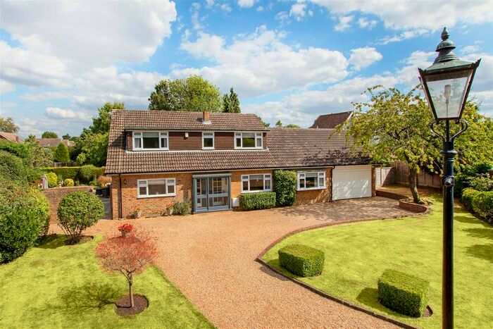 5 Bedroom Detached House For Sale In Pepingstraw Close, Offham, West Malling, ME19