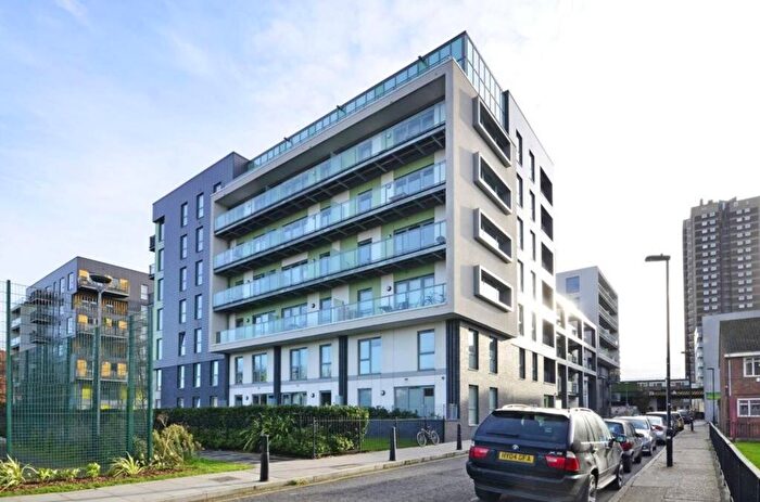 Flat To Rent In Christian Street, Hodgeson House, E1