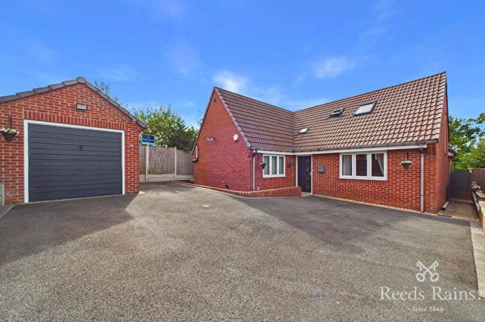 5 Bedroom Bungalow For Sale In Alma Street, North Wingfield, Chesterfield, Derbyshire, S42