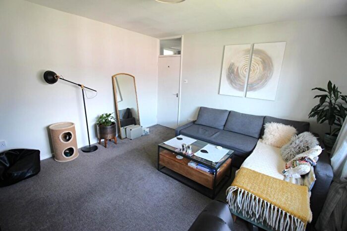 1 Bedroom Flat To Rent In Luffield Road, London, SE2