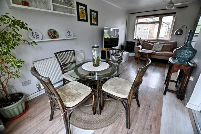 2 Bedroom Semi-Detached House For Sale In Castle Walk, Canvey Island, SS8