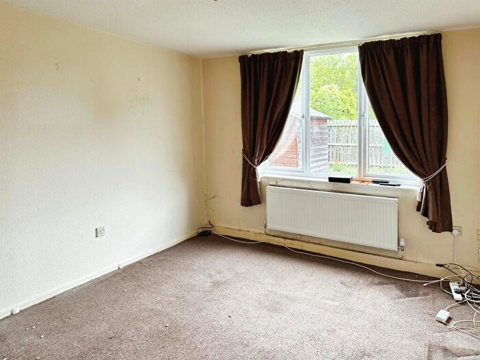 1 Bedroom Flat For Sale In Pittneys, Peterborough, PE4