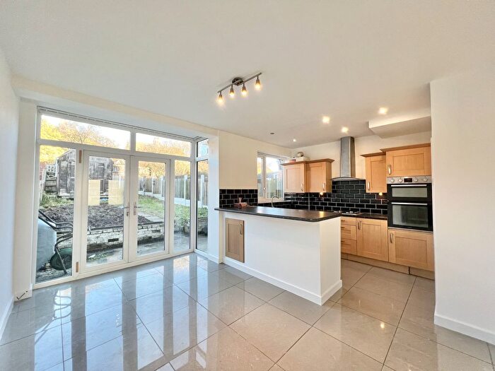 3 Bedroom End Of Terrace House For Sale In Lakeway, Stanley Park, FY3